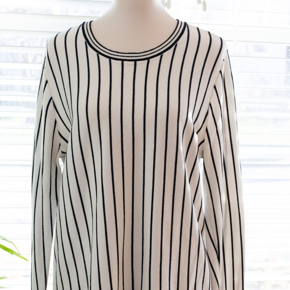 Ann Taylor Black & White Striped Crew Neck Sweater Size XL